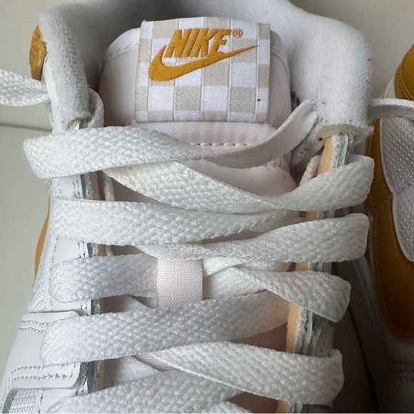 Nike Mac Attack Yellow & White Men’s Athletic Shoes Size:9.5 - Picture 3 of 11